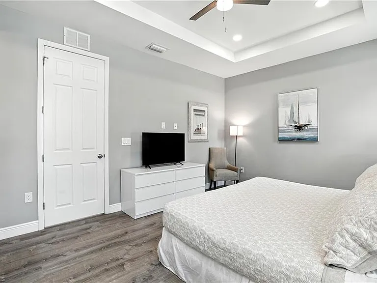 10140 Carolina St — Photo 18