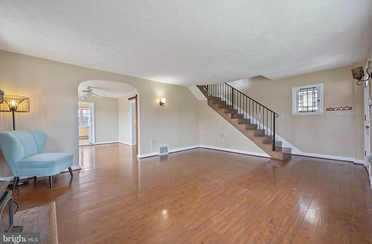 4 bed, 1.5 bath, 1675 sqft, $25,000 — Photo 2