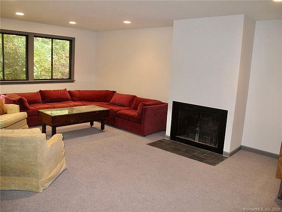 99 Woodside Circle