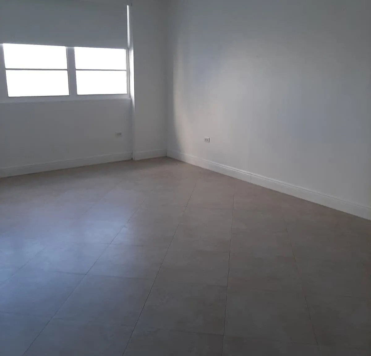 Studio, 580 sqft, $2,400 — Photo 2