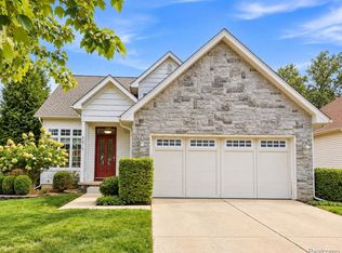 621 Creekside Ct, Chelsea, MI 48118