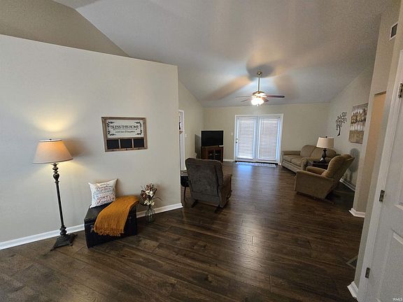 2nd image of 3746 Five Oaks Dr