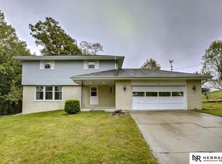 115 Oak Ct, Weeping Water, NE 68463