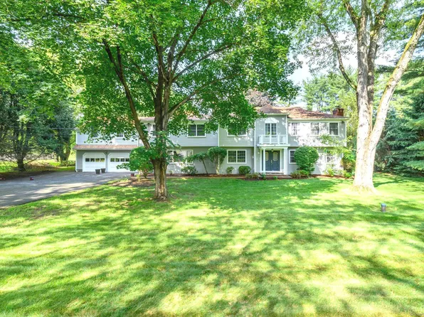 19 Thornwood Road, Stamford, CT 06903