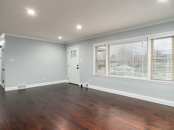 3rd image of 3341 Imperial Pl