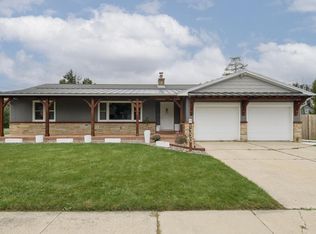 1330 S 10th St, Watertown, WI 53094