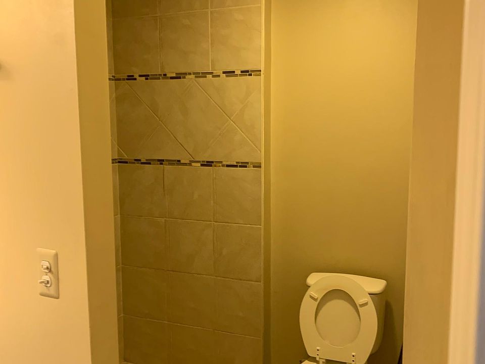 1st image of 2709 Williamsburg Cir