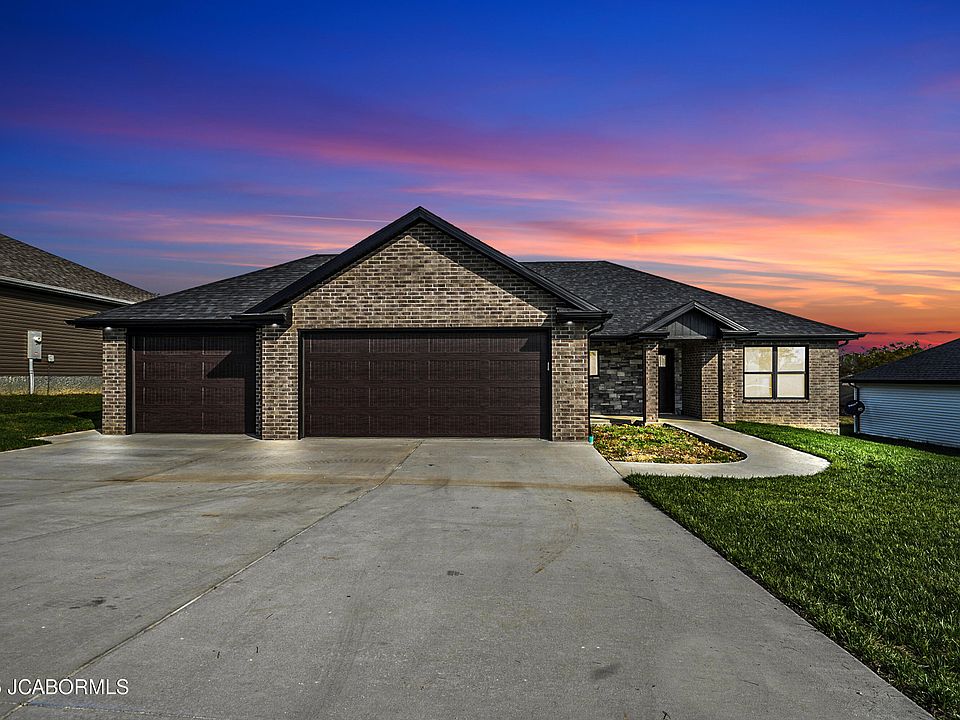 1st image of 230 Rosewood Ct