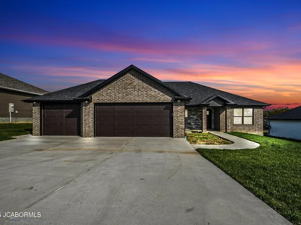 230 Rosewood Ct, Holts Summit, MO 65043