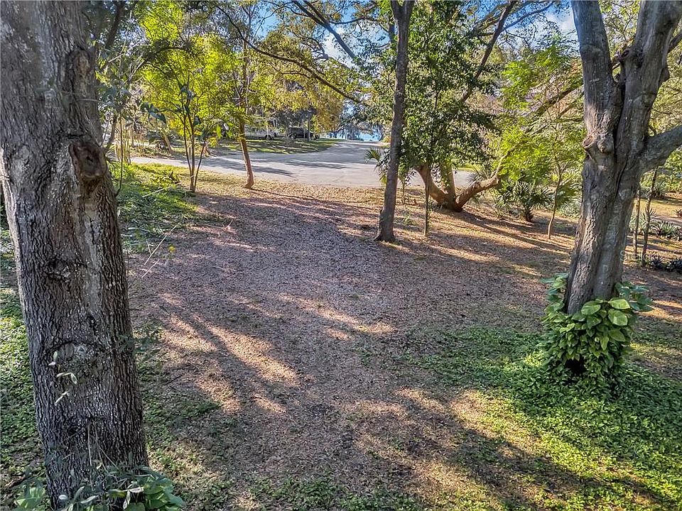 1st image of Claywood Dr
