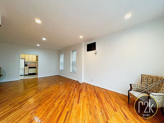 3rd image of 23-46 26th St #1F