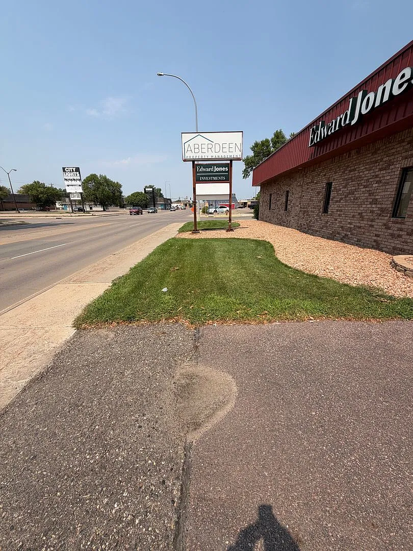 123 Commercial Aberdeen Homes ll — Photo 4