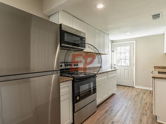 5th image of 505 Dearborn St