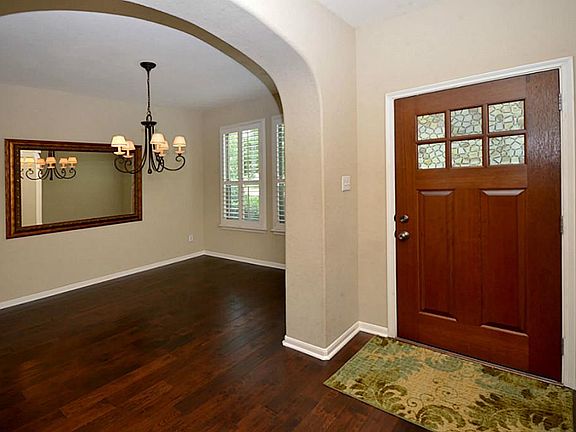 4th image of 111 Douvaine Ct