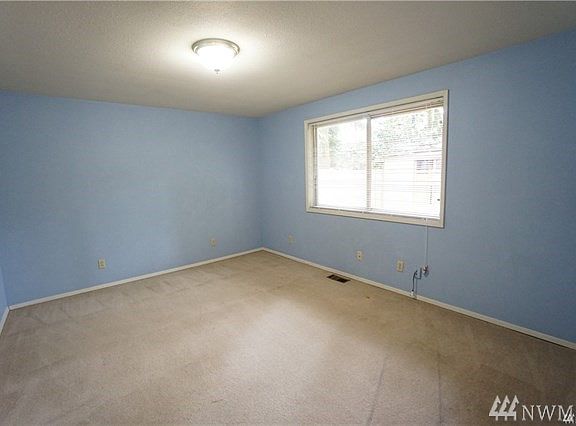 5th image of 1404 169th Pl NE