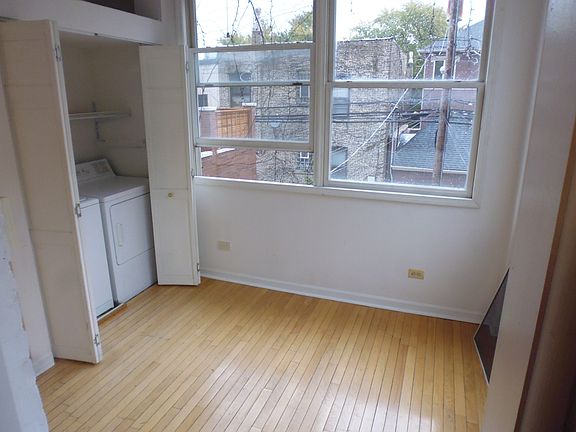 5th image of 3651 N Greenview Ave