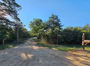 114 Fealy Rd, Red Rock, TX 78662