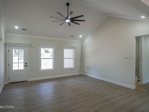 5th image of 5141 Gregory Rd