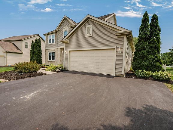 3rd image of 7815 Royal Park Dr