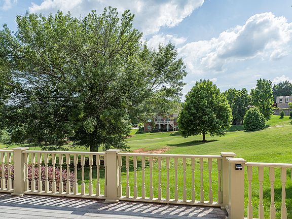 4th image of 1009 Shadow Brook Dr