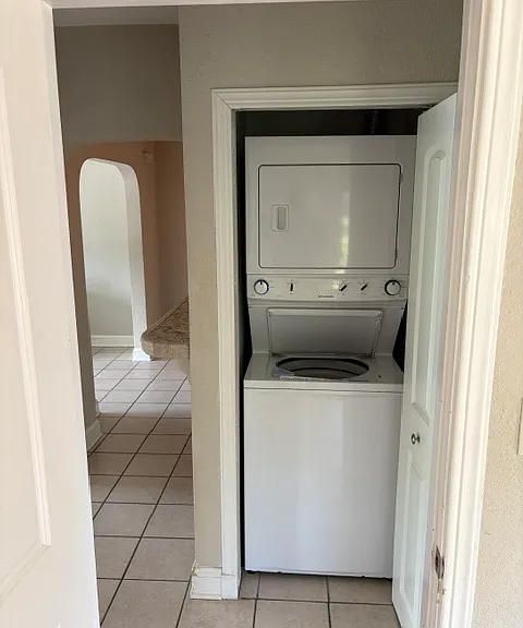 320 S Riverside Dr — Photo 15