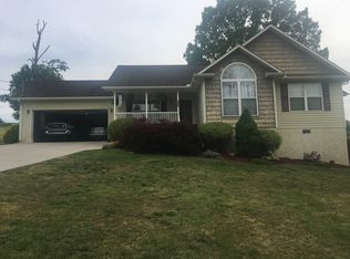 636 Pinecrest Rd, Jacksboro, TN 37757