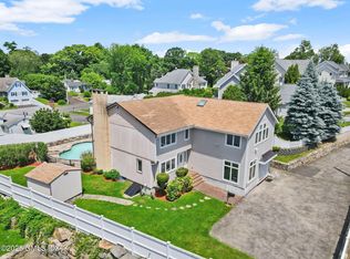 16 Elizabeth Ln, Riverside, CT 06878
