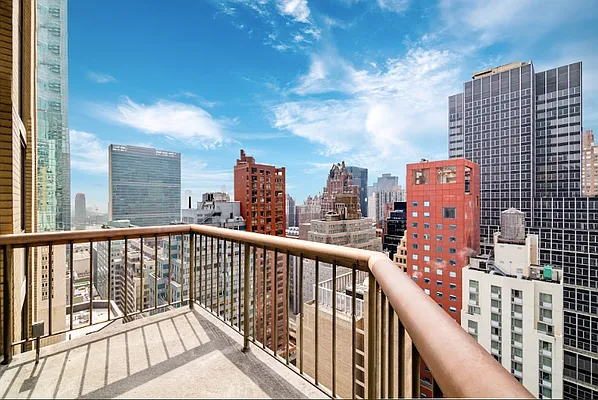 Rented by REAL New York | media 15