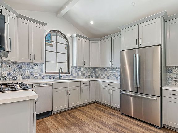 5th image of 388 S Los Robles Ave #204