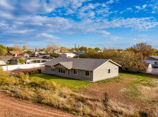 645 S Love Lake Cir, Taylor, AZ 85939