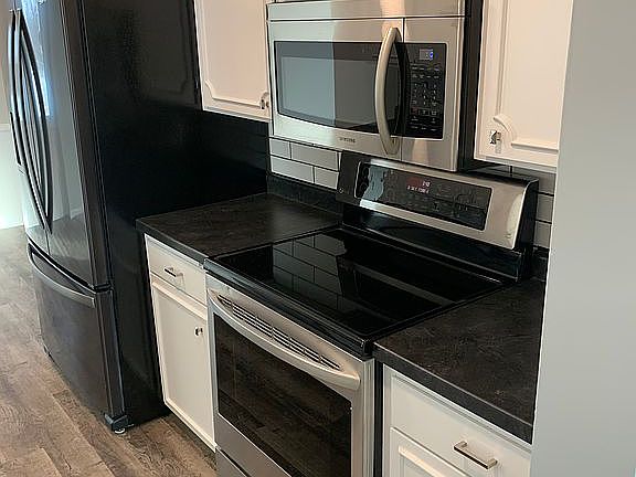 4th image of 12302-12304 Gold St