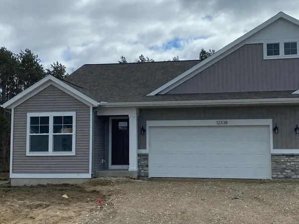 12338 Hawley Dr #16, Grand Haven, MI 49417