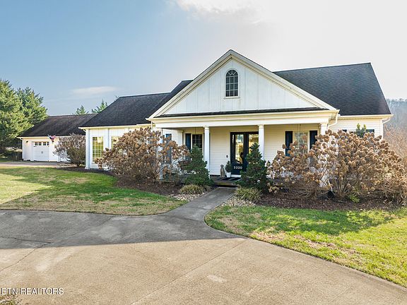 2nd image of 3320 Mollianna Way