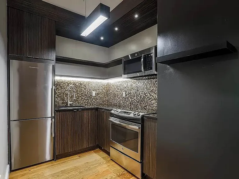 693 Chauncey St #4A — Photo 4