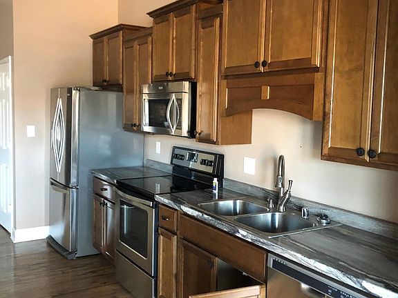 4th image of 223 Saint Ann St #B