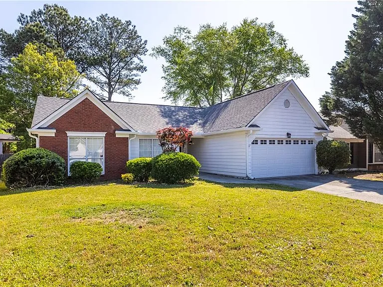 2110 Racquet Club Cir — Photo 36