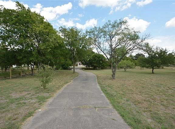 3rd image of 7 Valley Creek Dr