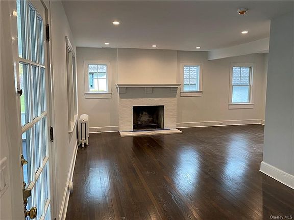 4th image of 88 N Chatsworth Ave
