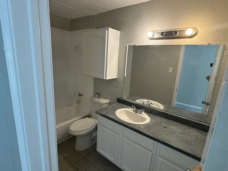 3209 Norwalk Ave #204 — Photo 7