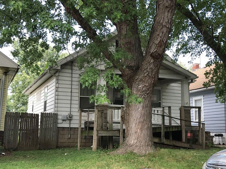 2nd image of 713 W Hanssler Pl