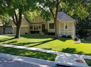 7536 Richards Dr, Shawnee, KS 66216