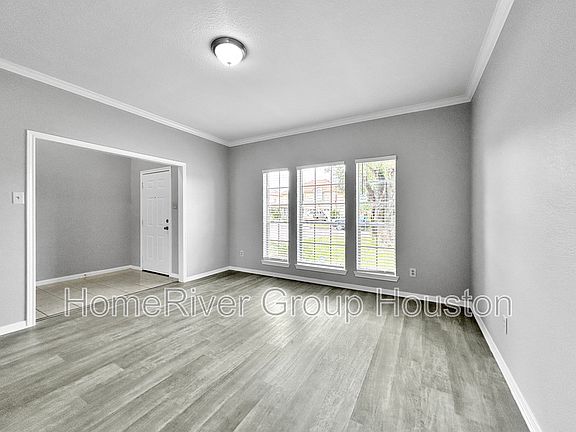 4th image of 1413 28th Ave N