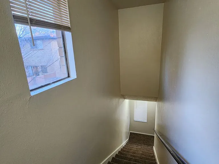 536 Madeira Dr SE — Photo 36