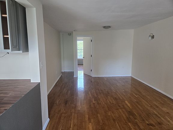 3rd image of 236 Hoyt St #2