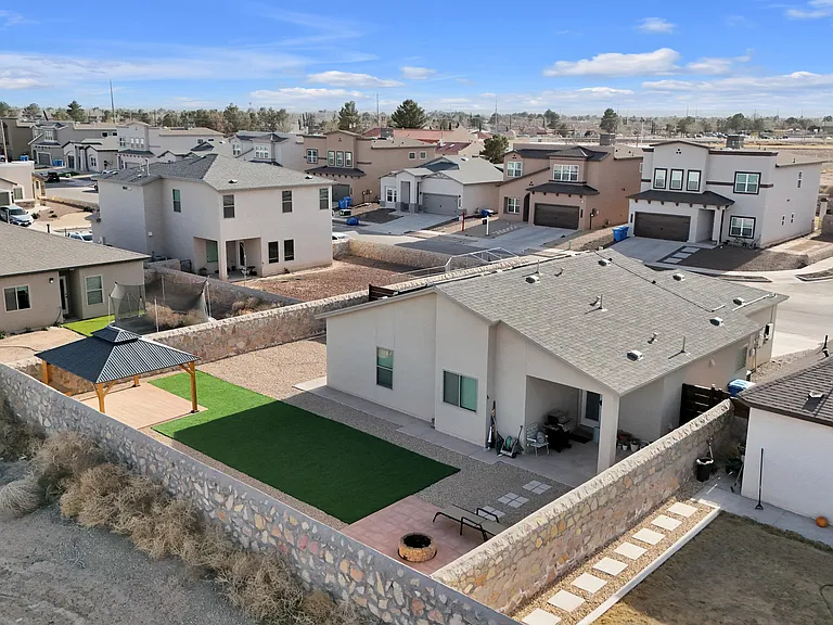 11352 Hidalgo Dr — Photo 42