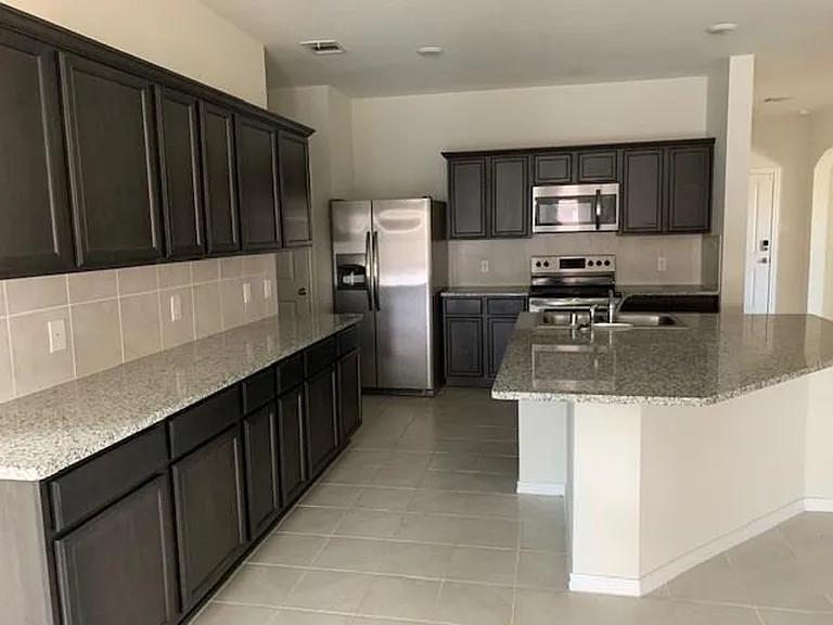 814 Rustic Meadows Trl — Photo 5