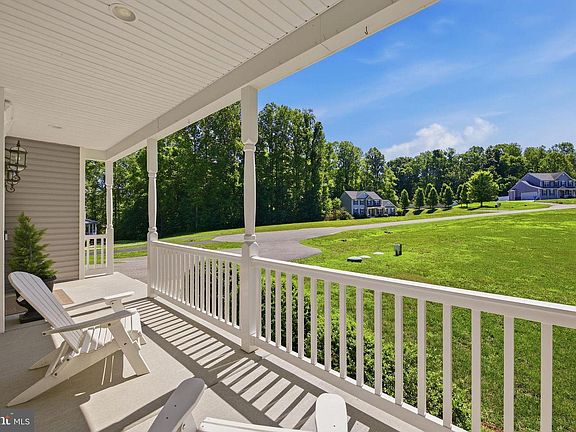 3rd image of 480 Sylvan Pl