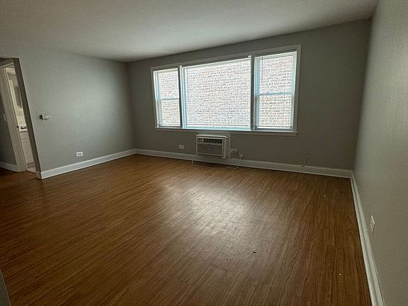 2nd image of 2402 N New England Ave APT 104
