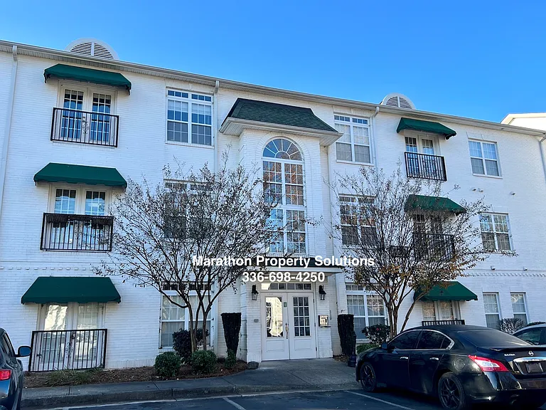 104 Sunset Cir #204 — Photo 1