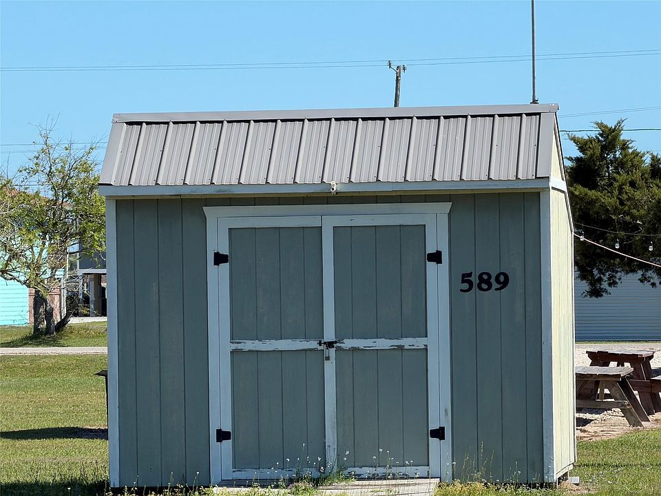 1st image of 589 Swallow Dr